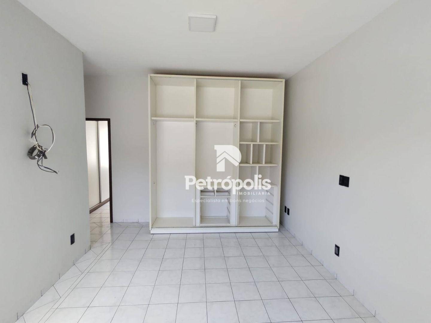 Casa à venda com 4 quartos, 420m² - Foto 5