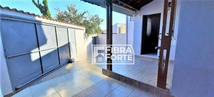 Casa à venda com 3 quartos, 140m² - Foto 4