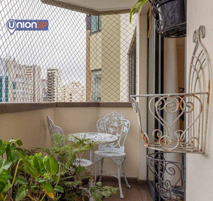 Apartamento à venda com 3 quartos, 127m² - Foto 3