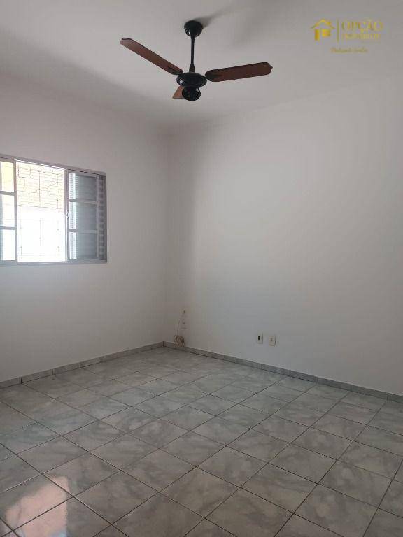 Casa à venda com 2 quartos, 128m² - Foto 4