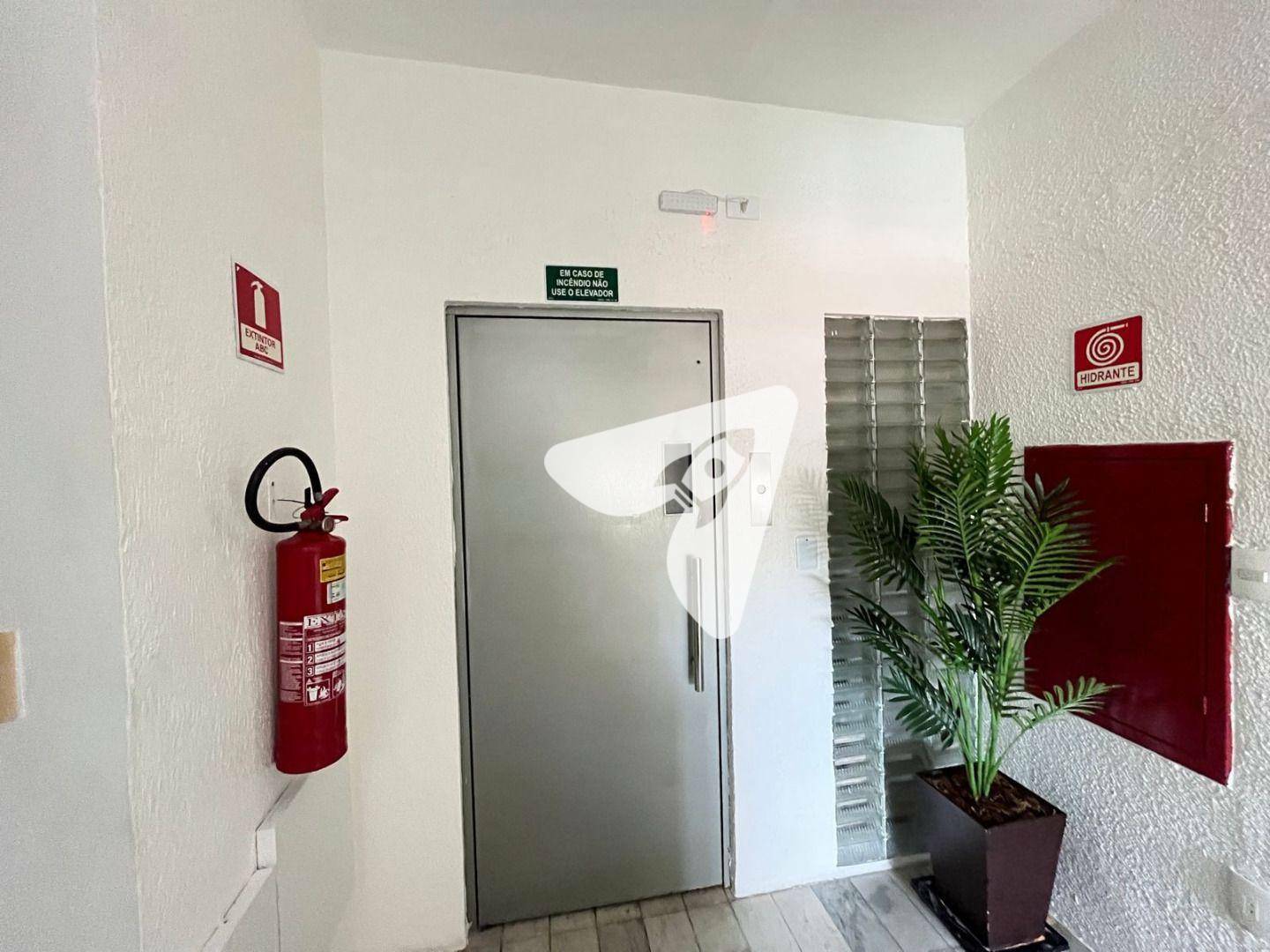 Apartamento à venda com 3 quartos, 100m² - Foto 13