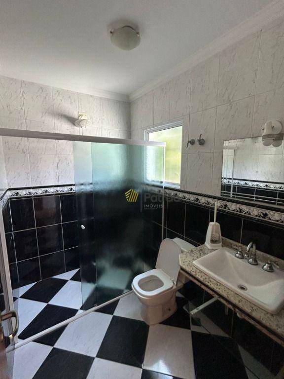 Casa de Condomínio para alugar com 4 quartos, 385m² - Foto 23