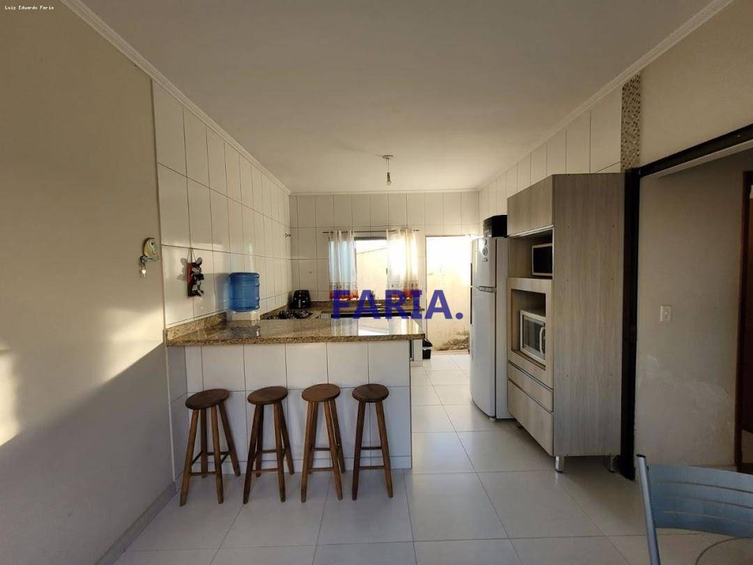 Casa à venda com 2 quartos, 100m² - Foto 7