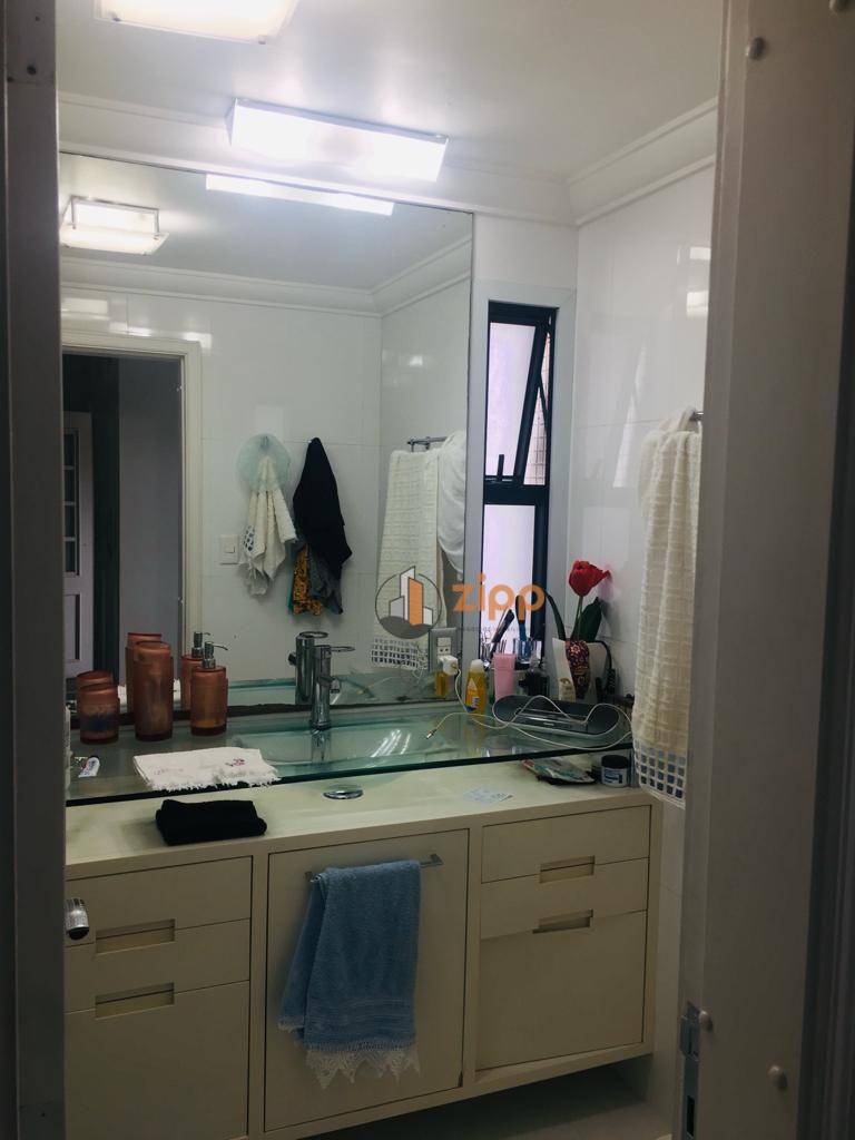 Apartamento à venda com 4 quartos, 185m² - Foto 19