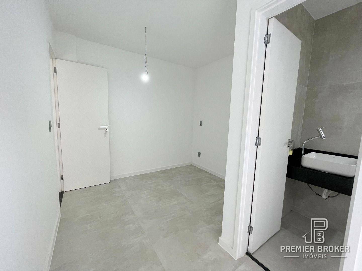 Casa de Condomínio à venda com 4 quartos, 330m² - Foto 50