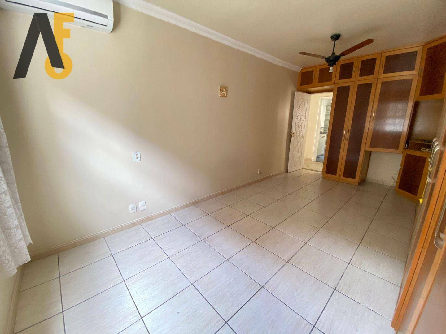 Casa de Condomínio à venda com 3 quartos, 214m² - Foto 5