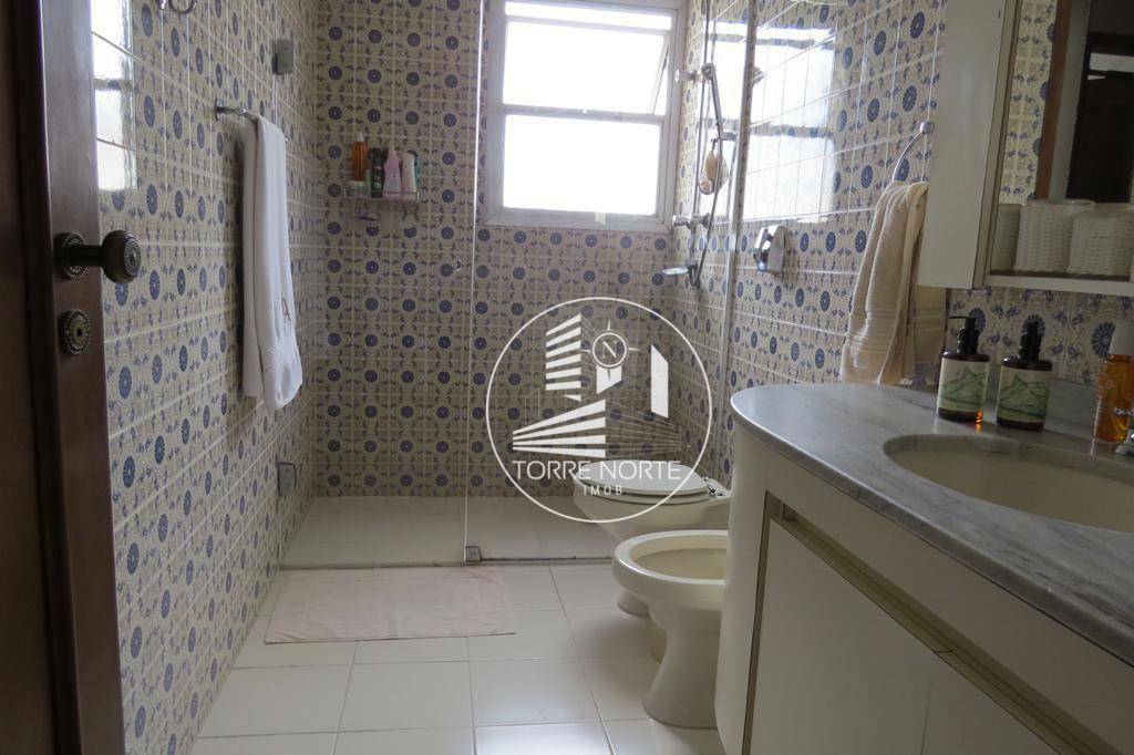 Apartamento à venda com 3 quartos, 220m² - Foto 16