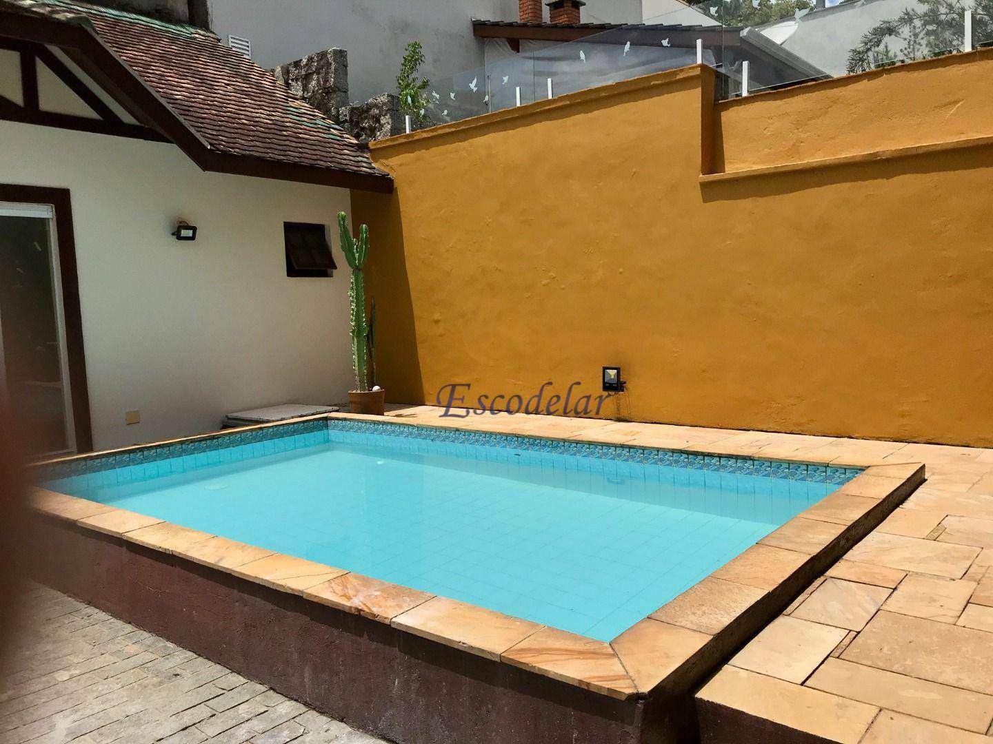 Casa de Condomínio para alugar com 4 quartos, 360m² - Foto 28