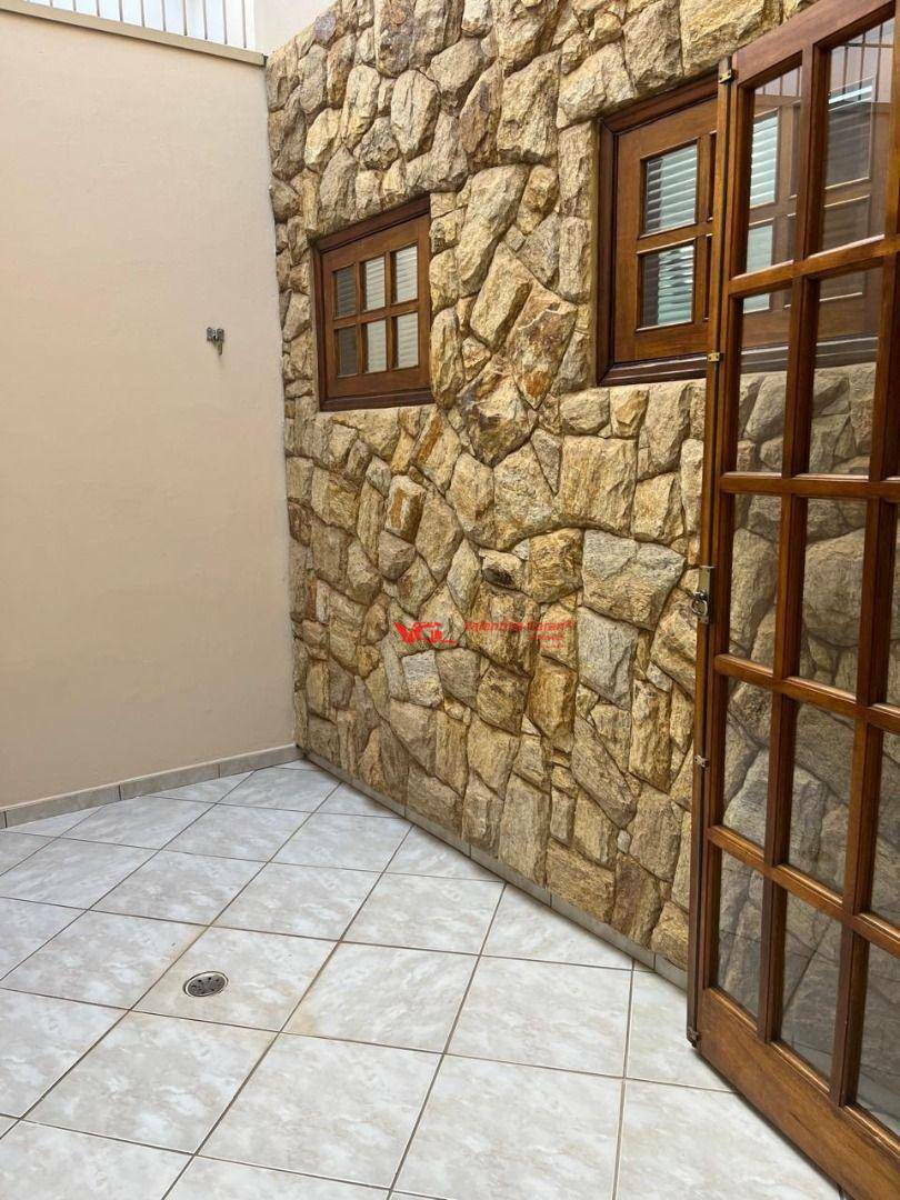 Casa para alugar com 3 quartos, 153m² - Foto 12