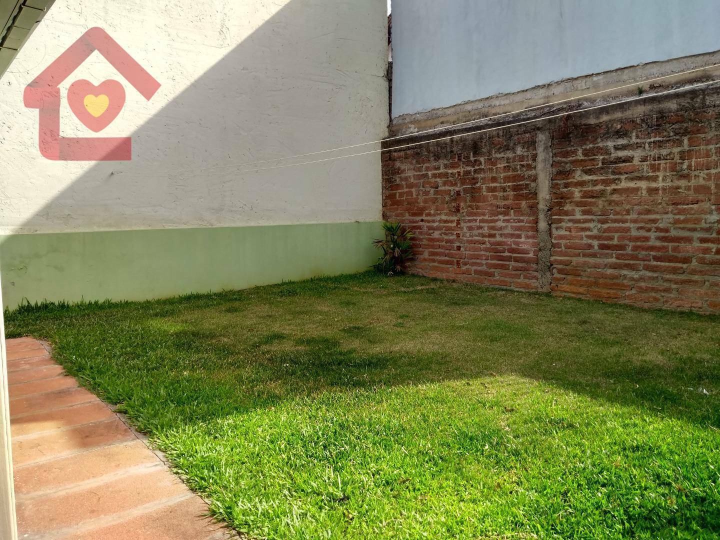 Casa à venda e aluguel com 2 quartos, 65m² - Foto 4