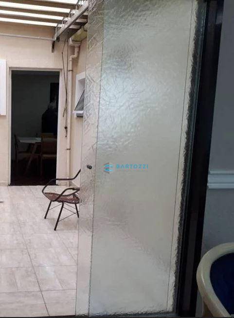 Sobrado à venda com 3 quartos, 200m² - Foto 3