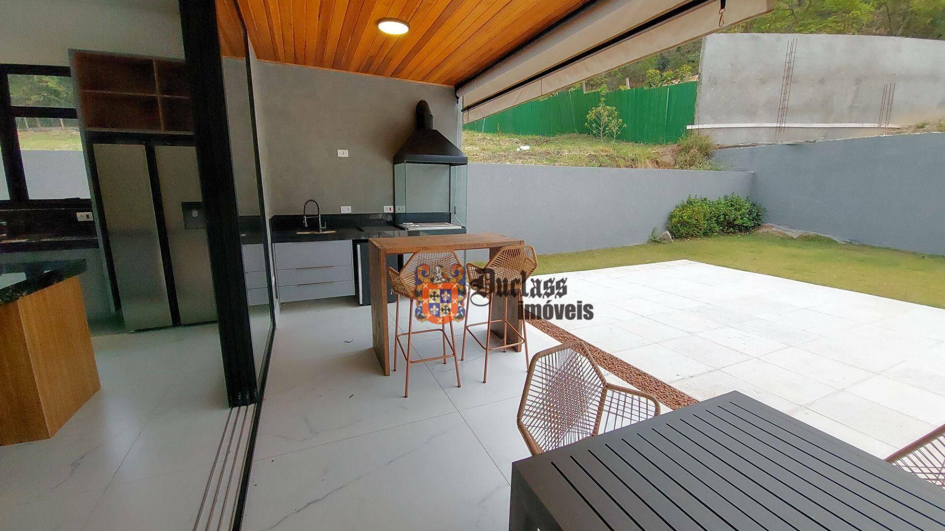 Casa de Condomínio para alugar com 4 quartos, 390m² - Foto 43