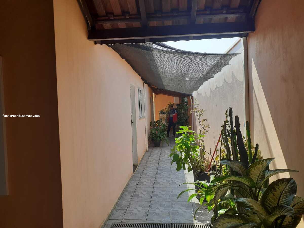 Casa à venda com 3 quartos, 250m² - Foto 3