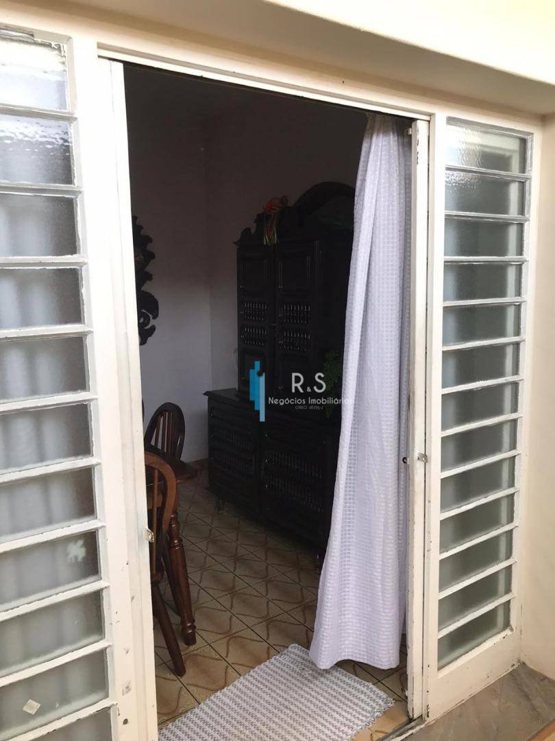 Casa à venda com 3 quartos, 171m² - Foto 4