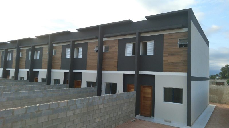 Sobrado à venda com 2 quartos, 70m² - Foto 1