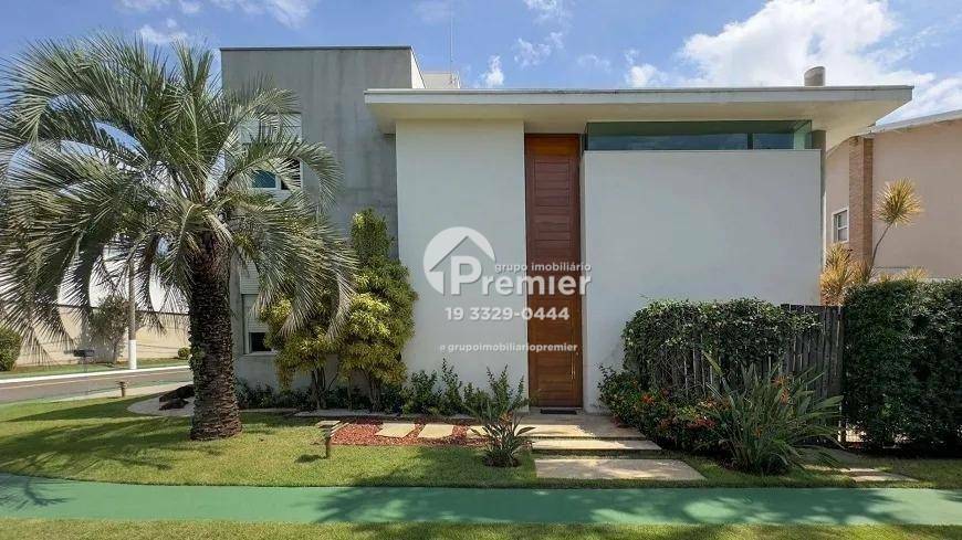 Casa de Condomínio à venda com 4 quartos, 235m² - Foto 3