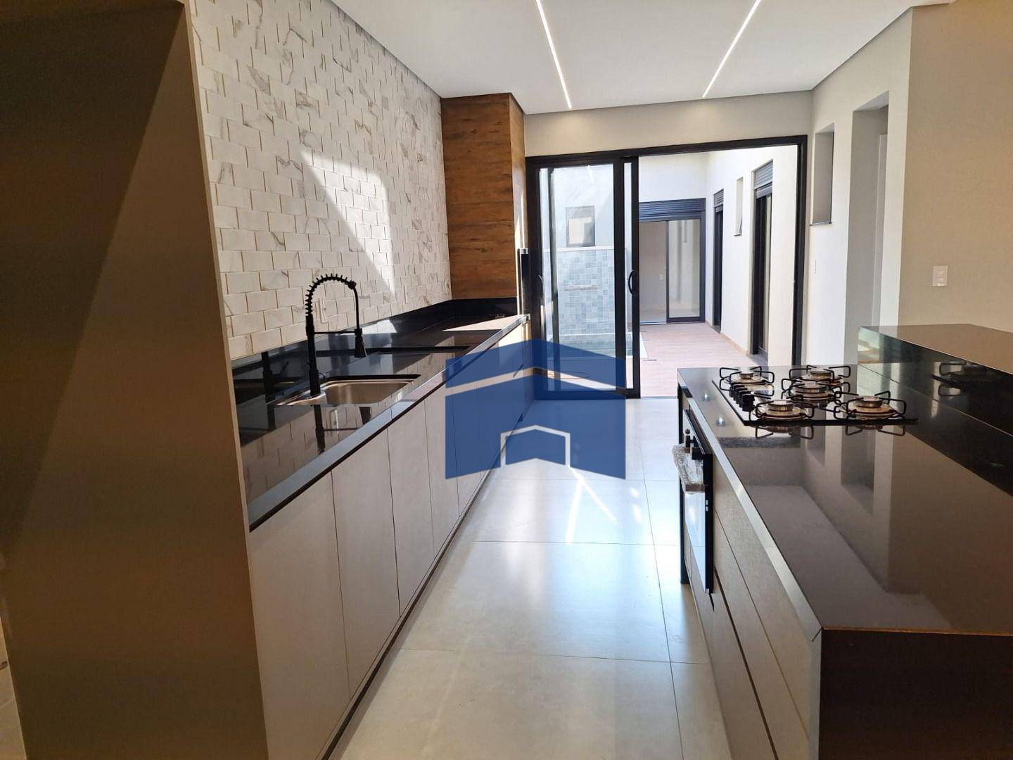 Casa à venda com 3 quartos, 135m² - Foto 4