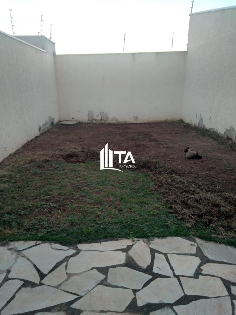 Casa à venda com 2 quartos, 69m² - Foto 9