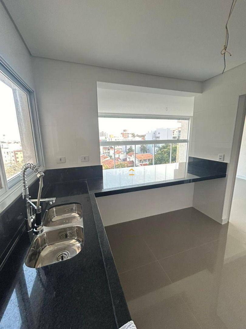 Apartamento à venda com 3 quartos, 125m² - Foto 8