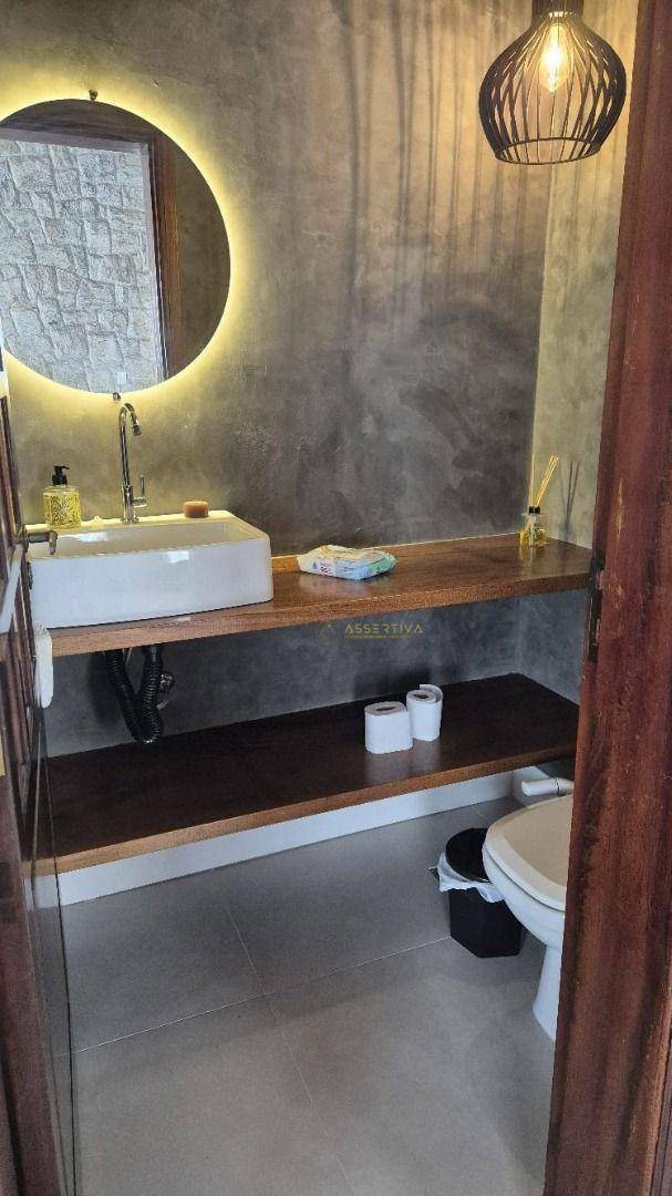 Casa de Condomínio para alugar com 4 quartos, 380m² - Foto 4