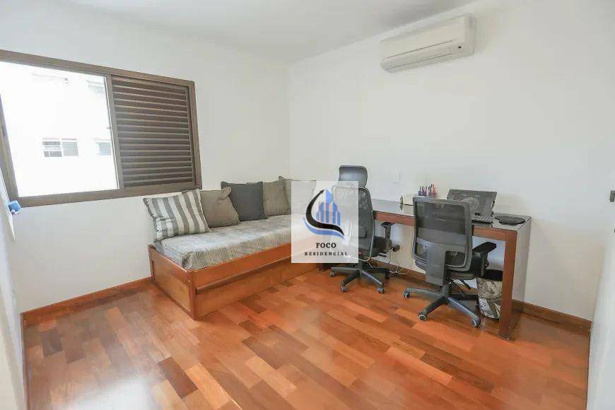 Apartamento à venda com 3 quartos, 227m² - Foto 20