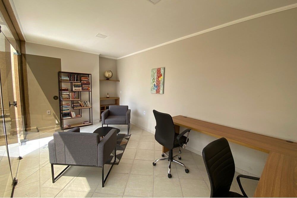 Apartamento à venda com 3 quartos, 185m² - Foto 2