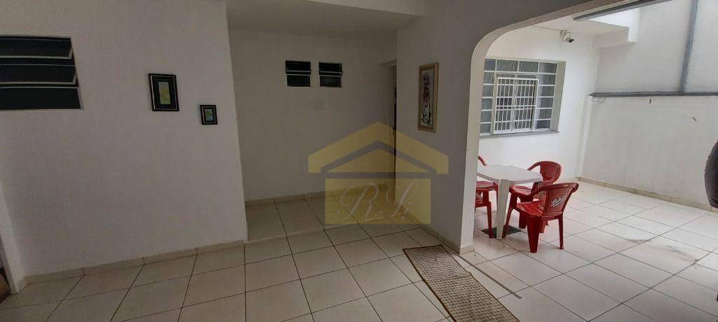 Sobrado à venda com 11 quartos, 300m² - Foto 18