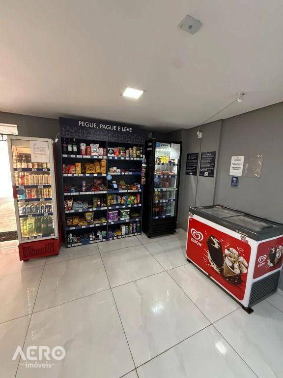 Apartamento à venda com 2 quartos, 61m² - Foto 4