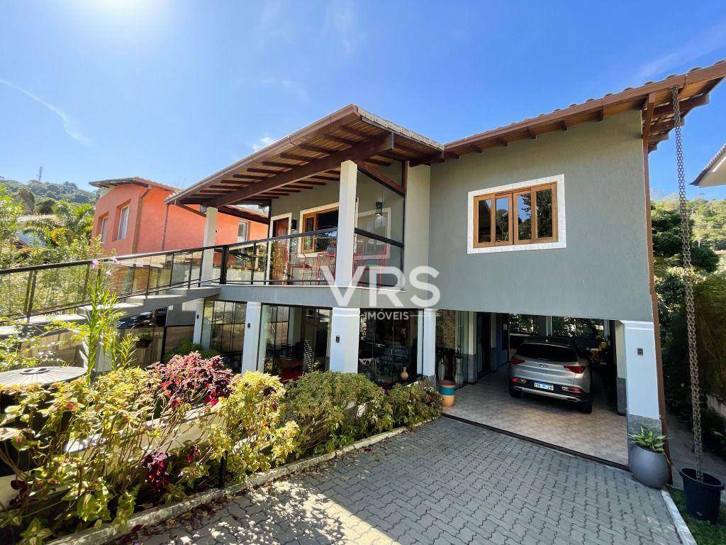 Casa de Condomínio à venda com 4 quartos, 250m² - Foto 1