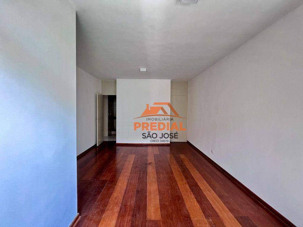 Apartamento à venda com 3 quartos, 93m² - Foto 4