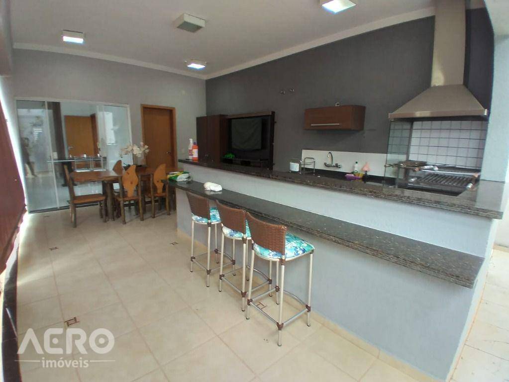 Casa à venda e aluguel com 3 quartos, 230m² - Foto 20