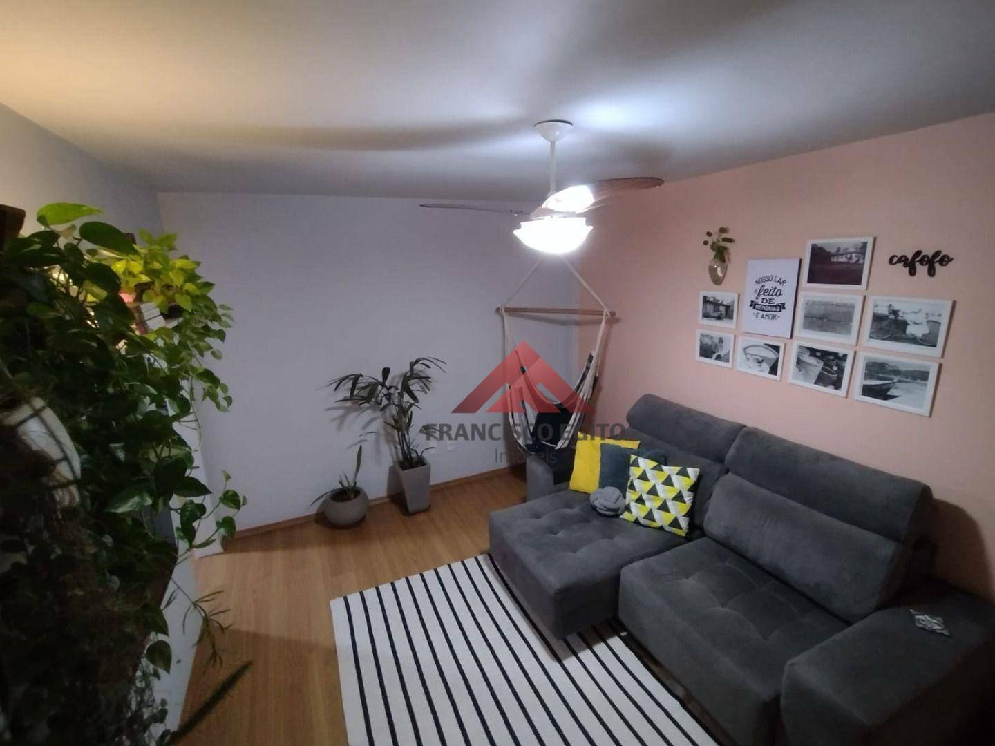 Apartamento à venda com 3 quartos, 60m² - Foto 1