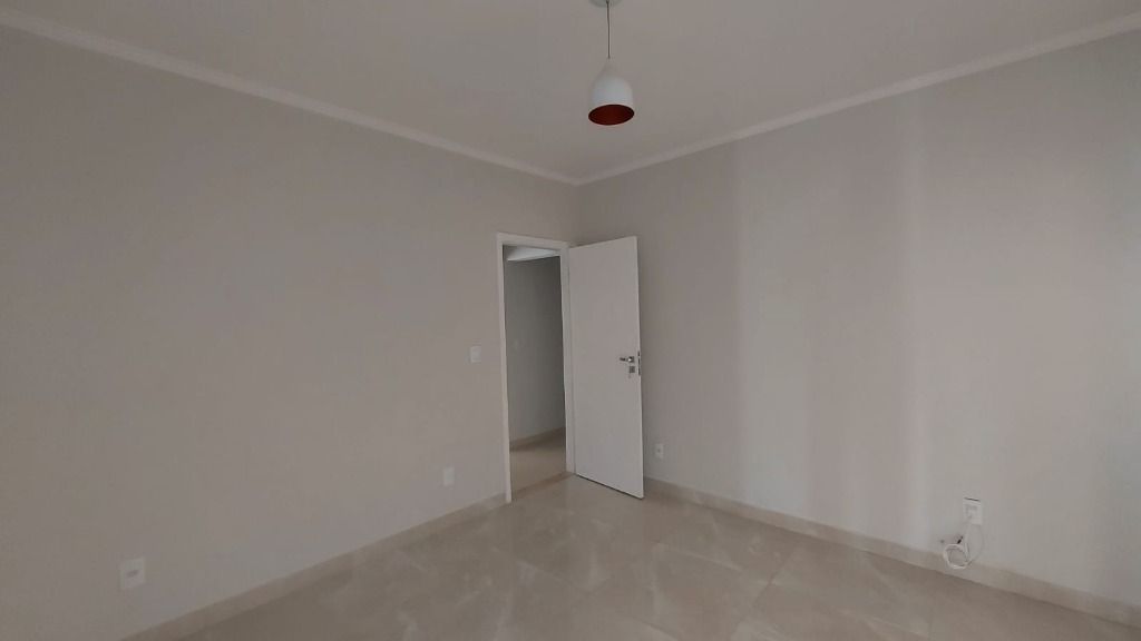 Casa à venda com 3 quartos, 200m² - Foto 9