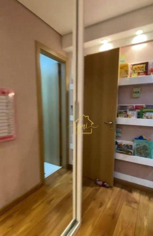 Apartamento à venda com 3 quartos, 189m² - Foto 32