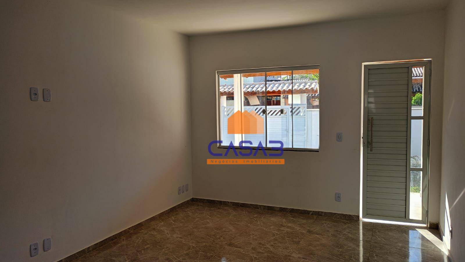 Casa à venda com 2 quartos, 97m² - Foto 2