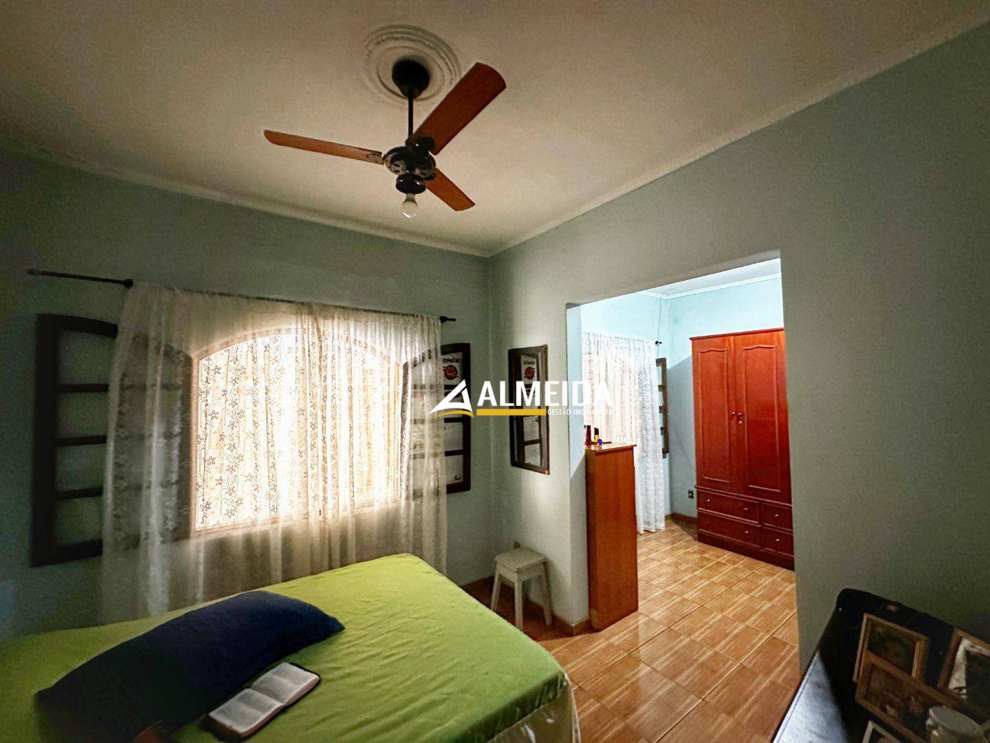 Casa, 6 quartos, 186 m² - Foto 5