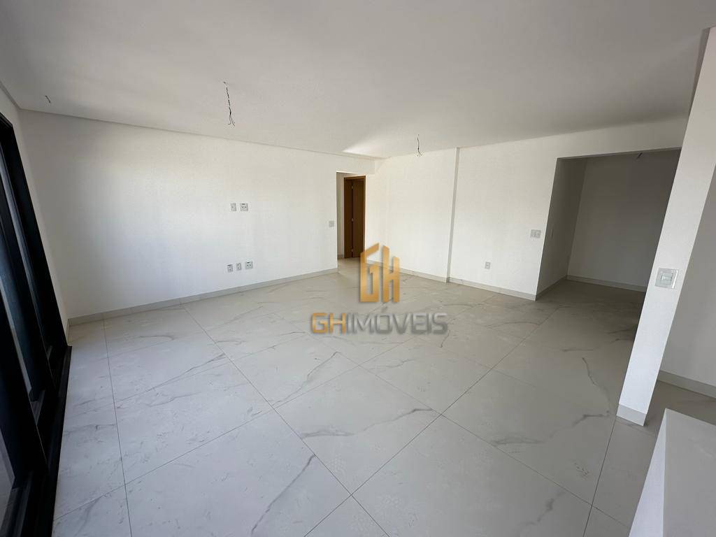 Apartamento à venda com 3 quartos, 139m² - Foto 10