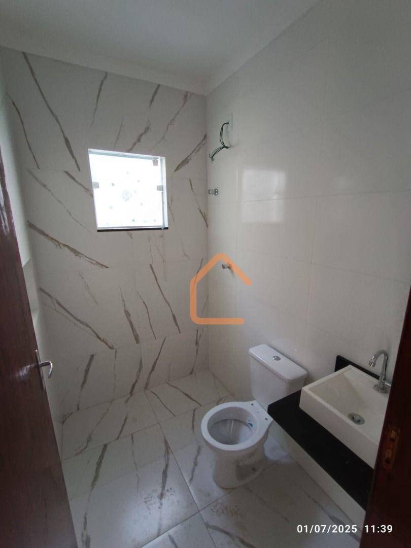 Casa à venda com 2 quartos, 70m² - Foto 8