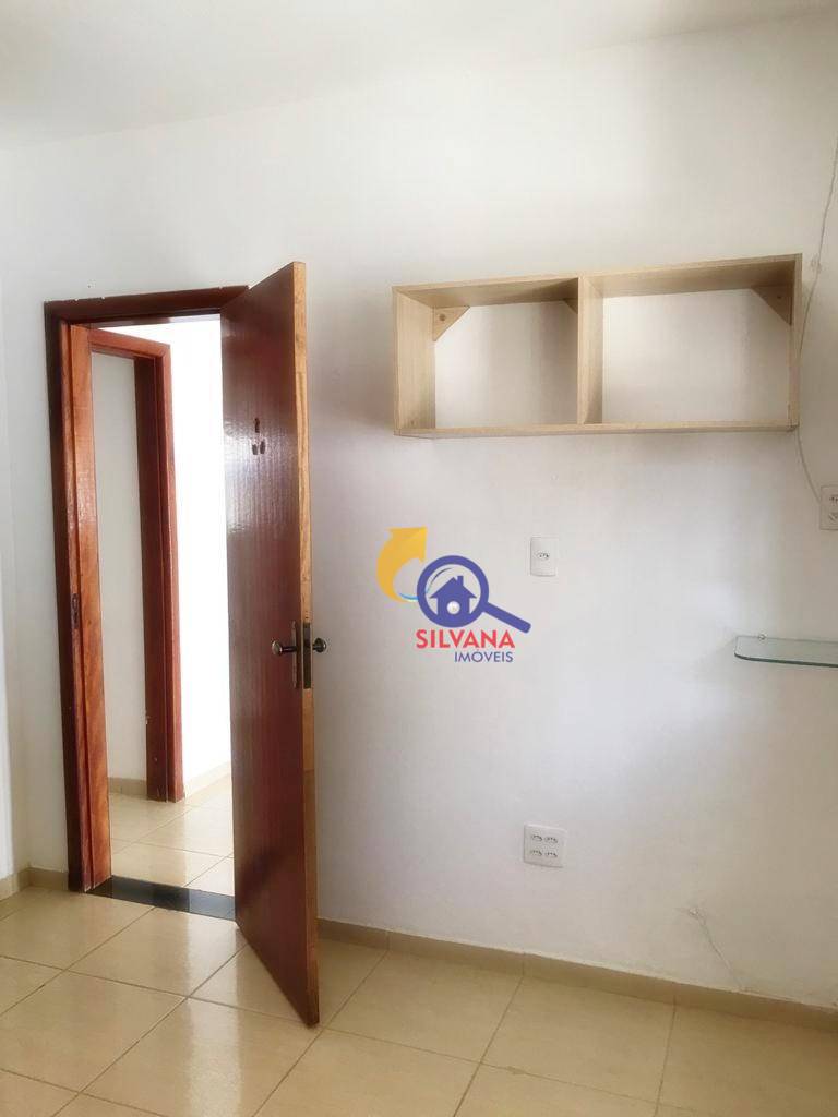 Casa à venda com 3 quartos, 101m² - Foto 11