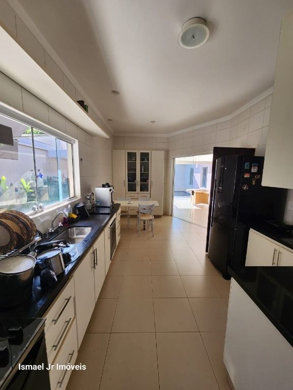 Casa de Condomínio à venda com 3 quartos, 270m² - Foto 44