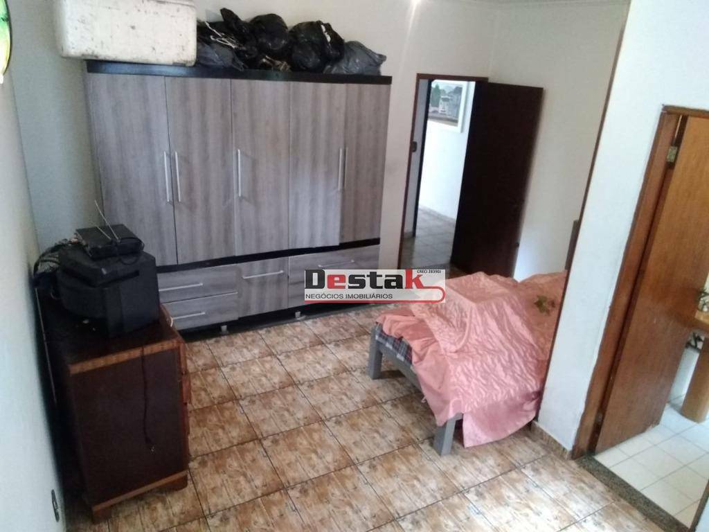 Sobrado à venda com 3 quartos, 212m² - Foto 4