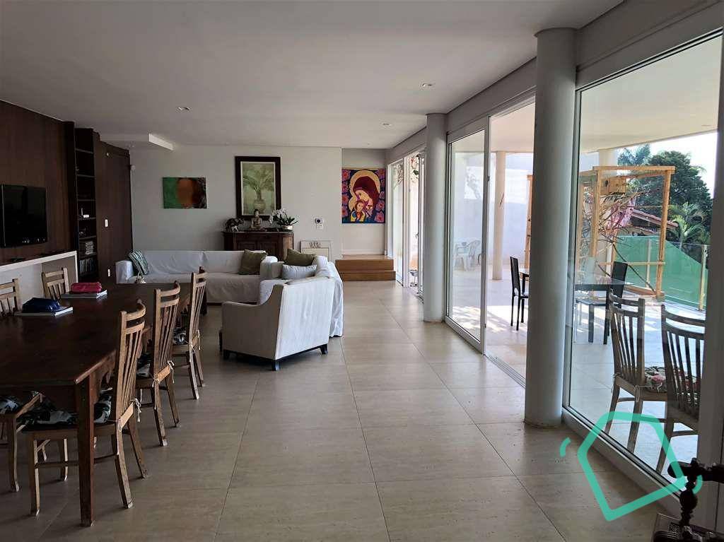 Casa de Condomínio para alugar com 4 quartos, 550m² - Foto 13