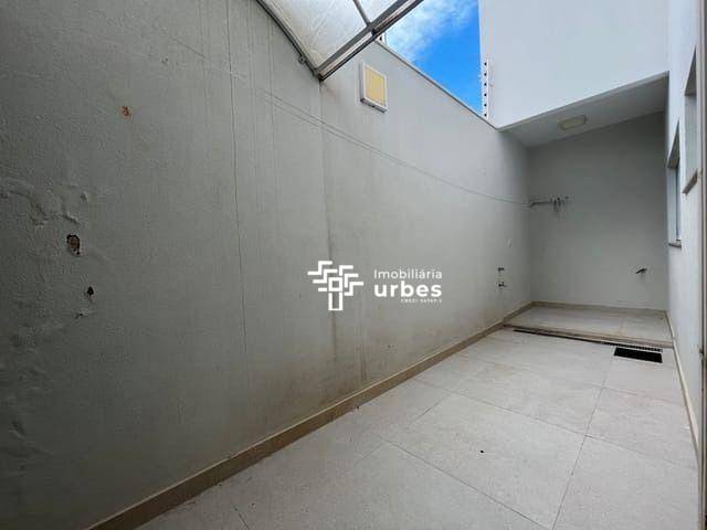 Casa à venda com 4 quartos, 301m² - Foto 17
