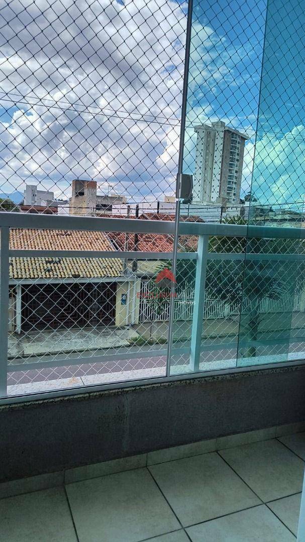 Apartamento à venda com 3 quartos, 75m² - Foto 4