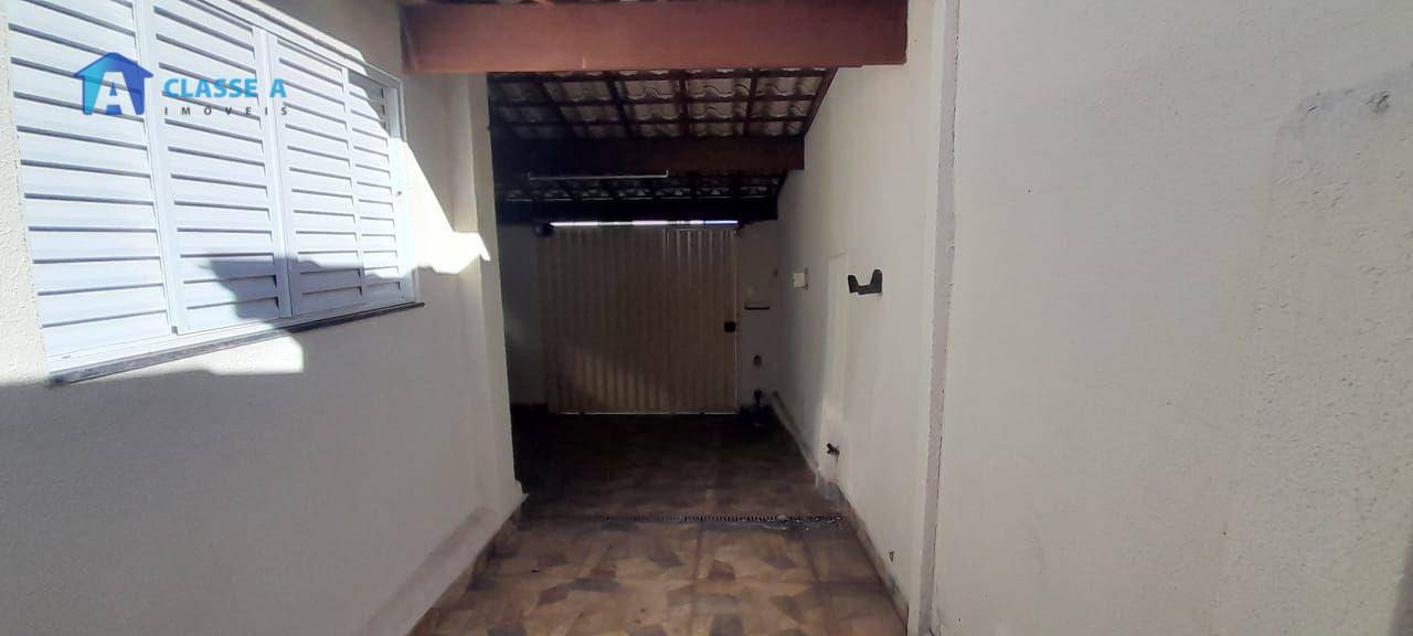 Casa à venda com 3 quartos, 256m² - Foto 29