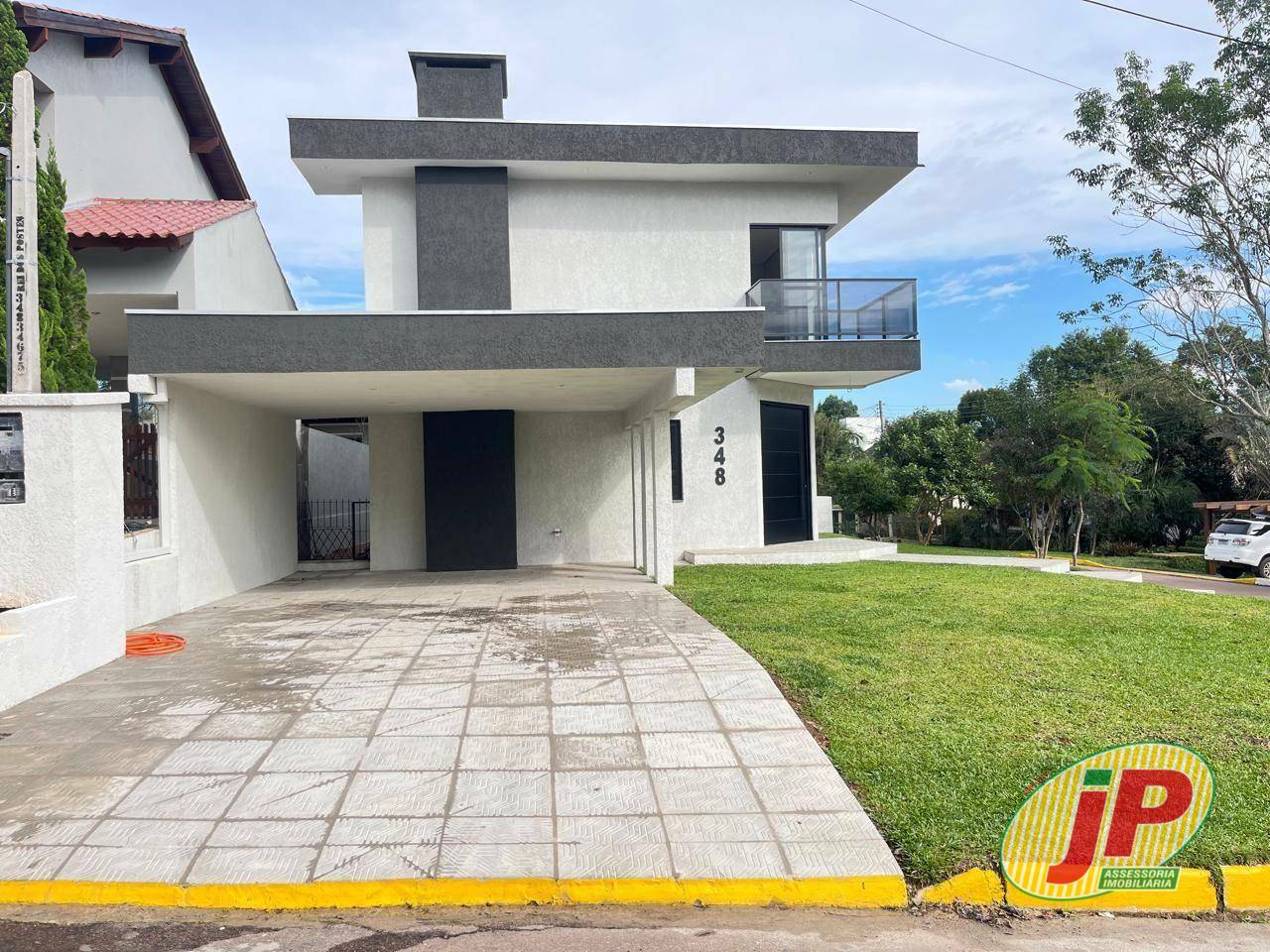 Casa de Condomínio à venda com 3 quartos, 240m² - Foto 2