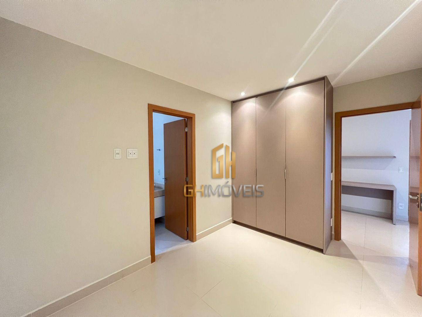 Apartamento à venda com 4 quartos, 216m² - Foto 15