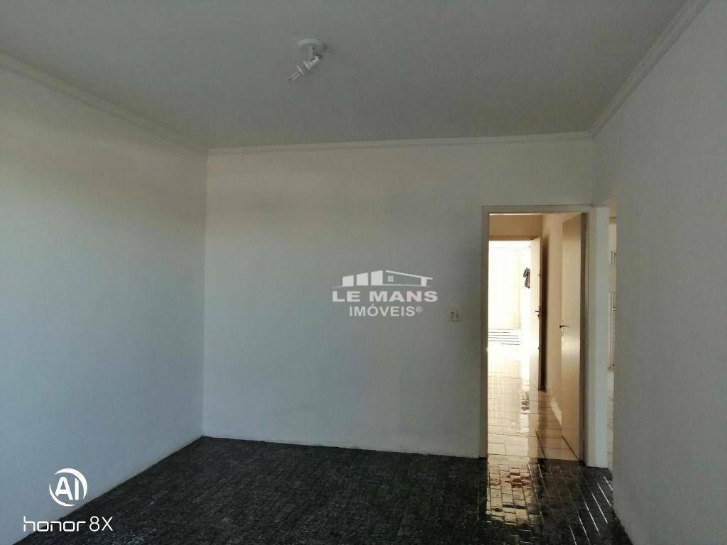 Casa à venda com 2 quartos, 52m² - Foto 4