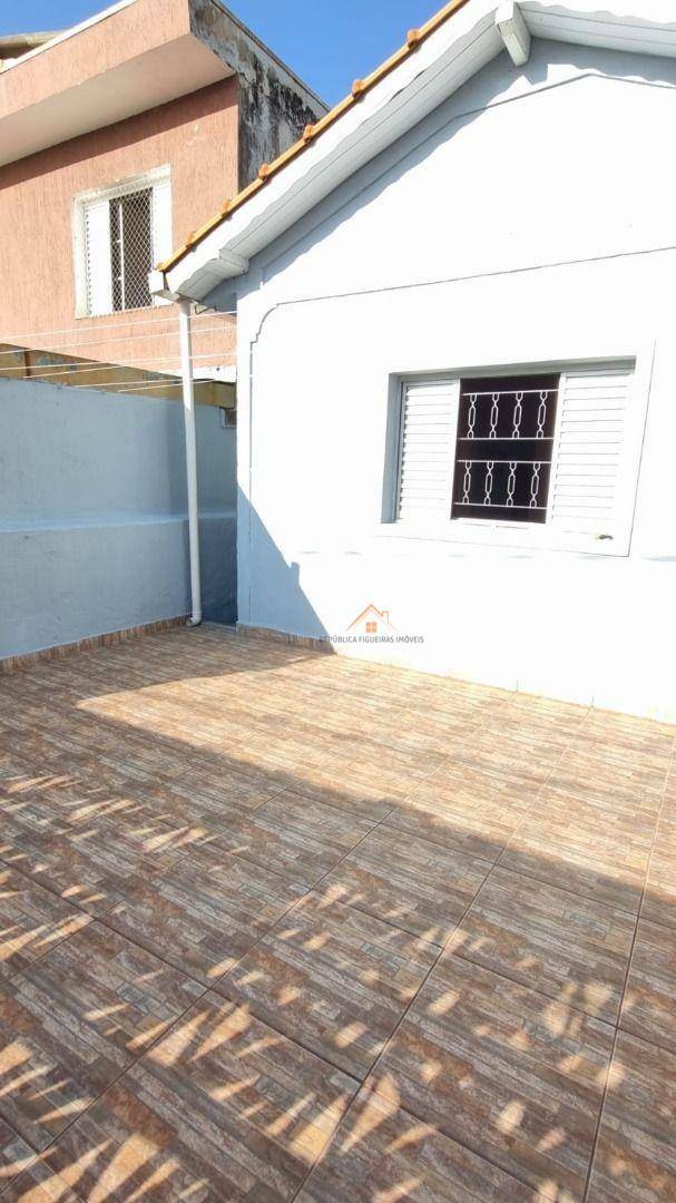 Casa à venda com 2 quartos, 90m² - Foto 11