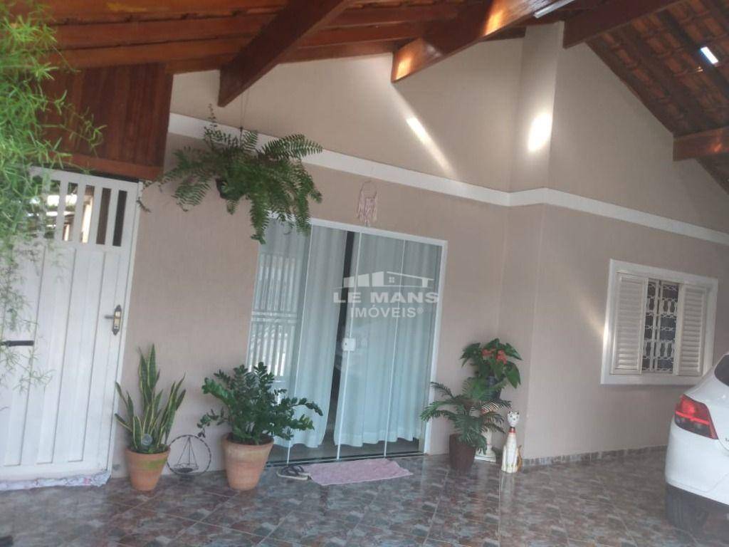 Casa à venda com 3 quartos, 200m² - Foto 3